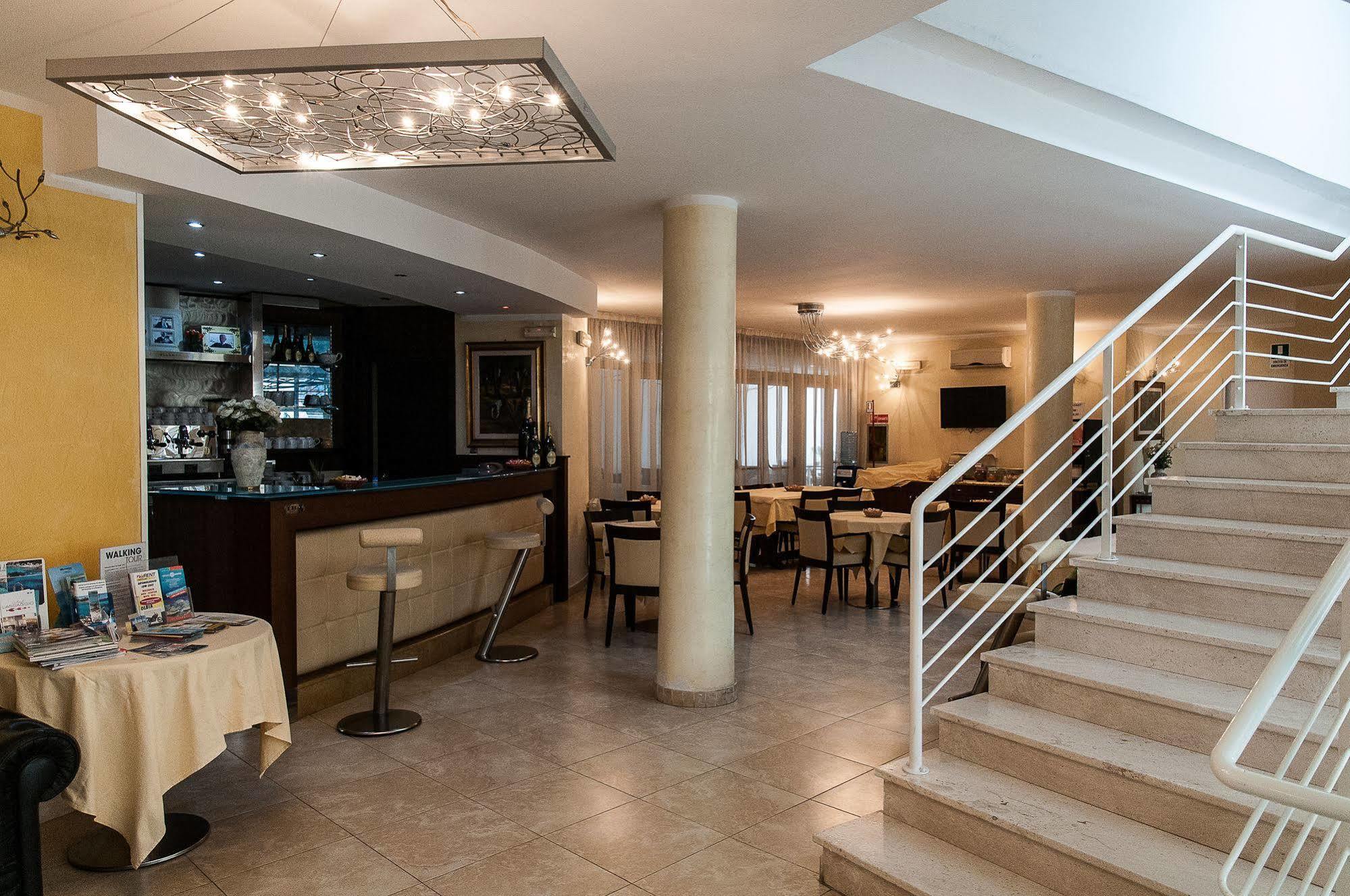 Hotel Demar Olbia Exteriör bild