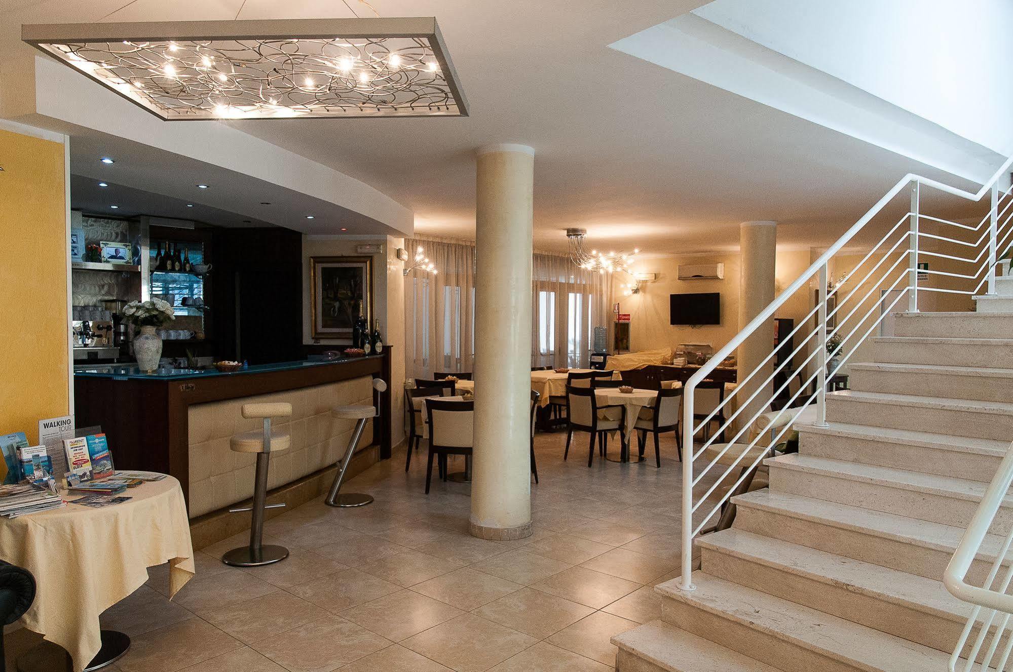 Hotel Demar Olbia Exteriör bild